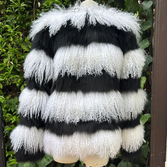 Alice + Olivia Black and White Striped Fur Coat Sz.M - Picture 4 of 7